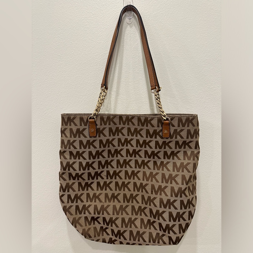 Michael Kors logo bag